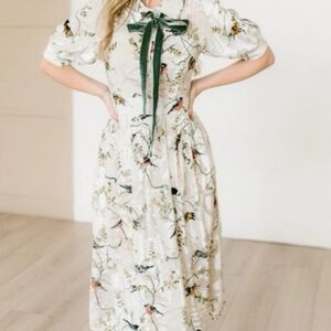 Women's Ivy City Co Cream Floral Embossed Velvet Dress Size XS NWT